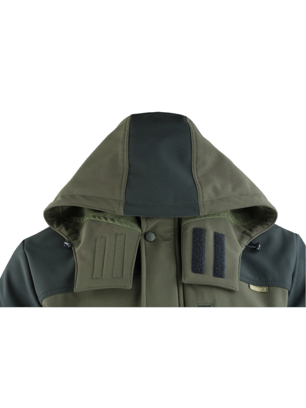 Bunda Rovan detail kapucňa